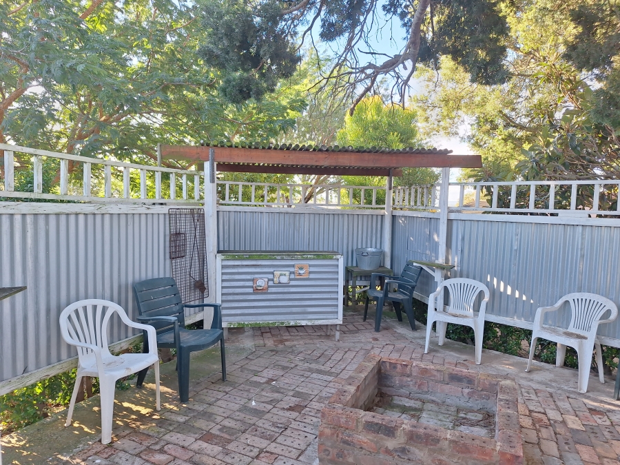 To Let 1 Bedroom Property for Rent in Bothasrus Eastern Cape